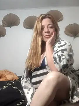 Casandra Cruz online show from September 28, 1:00 am