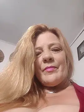 Casandra Cruz online show from October 3, 12:18 am