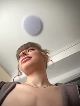 BabyBee  online show from October 25, 11:07 am