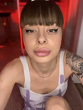 BabyBee  online show from October 31, 3:57 pm