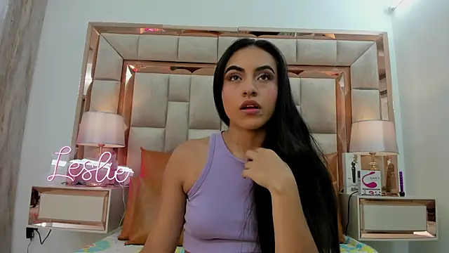 Leslie Bussh  online show from October 7, 7:55 pm