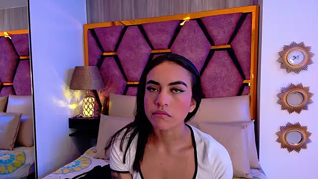 Leslie Bussh  online show from February 12, 12:00 pm