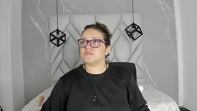 hellen tirey online show from September 27, 1:49 pm