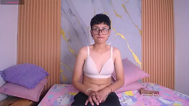 Tomie Lee online show from October 7, 4:42 am