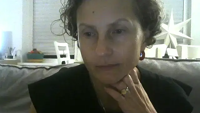 Snapshot of Sylira chatting on July 18, 12:15 am Sylira online show from July 18, 12:15 am