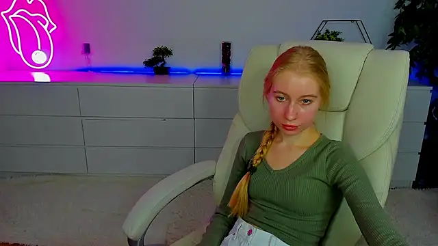 Alina Blonde online show from October 1, 12:11 pm