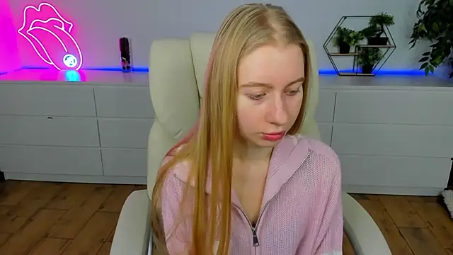 Alina Blonde online show from February 9, 6:39 am