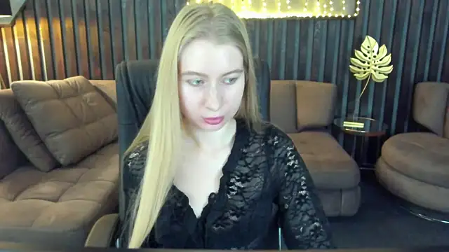 Alina Blonde online show from March 28, 6:35 am