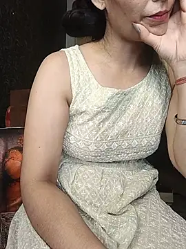 Snapshot of Neha_Singh92 chatting on July 16, 5:52 pm Neha Singh92 online show from July 16, 5:52 pm