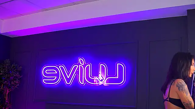 YuliaDesirevska online show from November 11, 8:09 pm