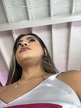 MayaMoanXXX online show from November 6, 1:23 pm