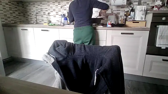 Snapshot of Camaleontica chatting on October 31, 11:11 am Camaleontica online show from October 31, 11:11 am