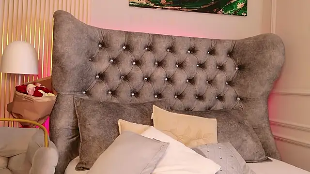 MeganXDesire online show from February 17, 5:26 am