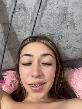 kimmy vegga2 online show from November 29, 3:42 am