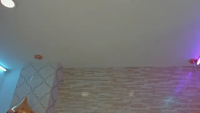 Snapshot of AliceVegga chatting on December 2, 2:39 am AliceVegga online show from December 2, 2:39 am