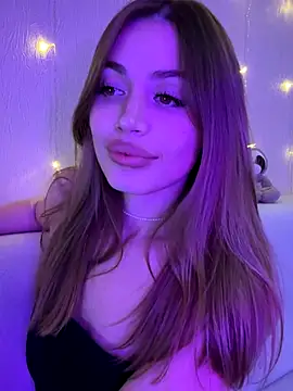 Elizabeth Tay online show from November 11, 5:24 pm