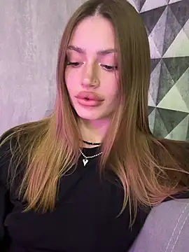 Elizabeth Tay online show from March 20, 6:35 pm