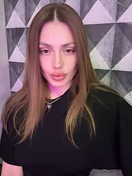 Elizabeth Tay online show from April 7, 6:41 pm