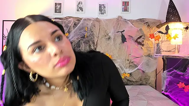 Linda Fosterr online show from October 25, 2:19 am