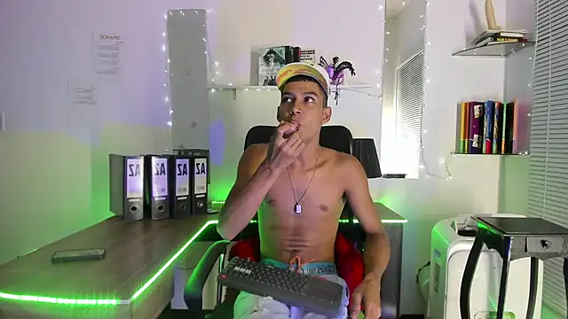 xxKamadevaxx online show from January 9, 12:46 am