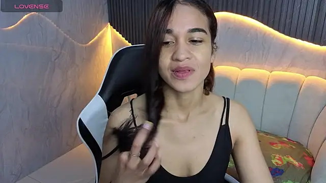 Snapshot of Maia_Tx chatting on October 8, 1:20 pm Maia Tx online show from October 8, 1:20 pm