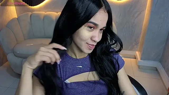 Snapshot of Maia_Tx chatting on October 27, 1:04 pm Maia Tx online show from October 27, 1:04 pm