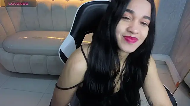 Snapshot of Maia_Tx chatting on October 28, 12:52 pm Maia Tx online show from October 28, 12:52 pm