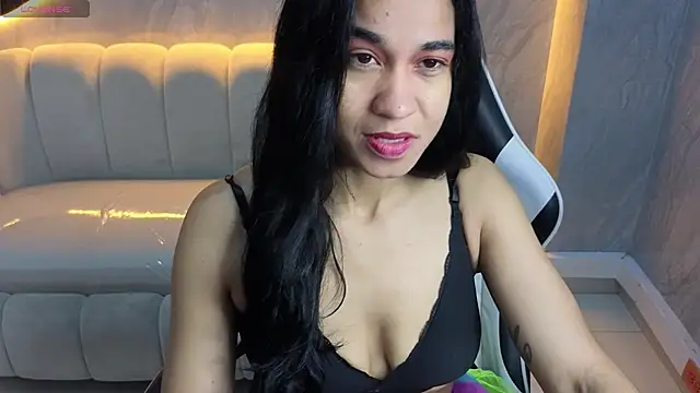 Snapshot of Maia_Tx chatting on November 8, 1:00 pm Maia Tx online show from November 8, 1:00 pm