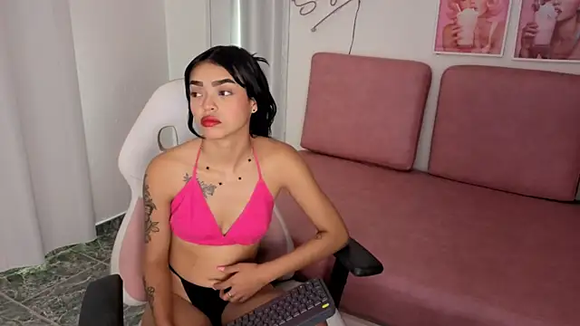 Snapshot of Emmy_sexygirl chatting on September 22, 12:40 pm Emmy sexygirl online show from September 22, 12:40 pm