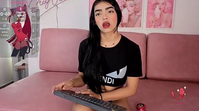 Snapshot of Emmy_sexygirl chatting on November 13, 12:37 pm Emmy sexygirl online show from November 13, 12:37 pm