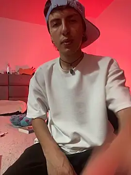 Snapshot of NaytonFreeman chatting on October 21, 11:27 pm NaytonFreeman online show from October 21, 11:27 pm