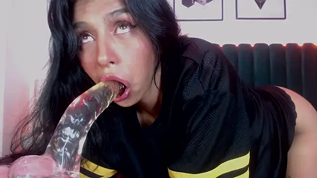 Snapshot of Keila_Fg chatting on November 13, 7:57 pm Keila Fg online show from November 13, 7:57 pm