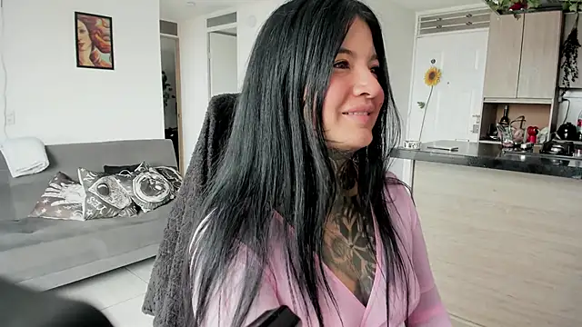 Unatatuada online show from April 13, 8:36 pm