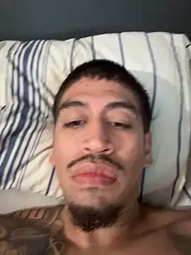 Snapshot of busnfatnutsLildee chatting on October 30, 7:54 am busnfatnutsLildee online show from October 30, 7:54 am