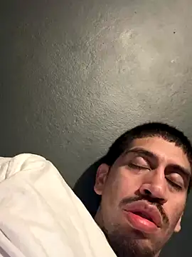 Snapshot of busnfatnutsLildee chatting on November 2, 5:43 am busnfatnutsLildee online show from November 2, 5:43 am