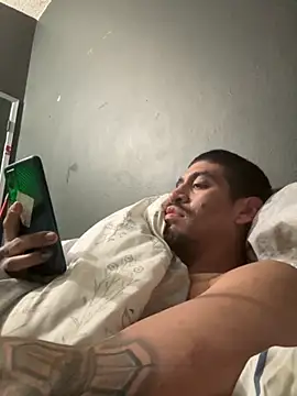 Snapshot of busnfatnutsLildee chatting on November 6, 1:45 pm busnfatnutsLildee online show from November 6, 1:45 pm