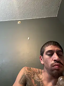 Snapshot of busnfatnutsLildee chatting on November 7, 3:28 am busnfatnutsLildee online show from November 7, 3:28 am