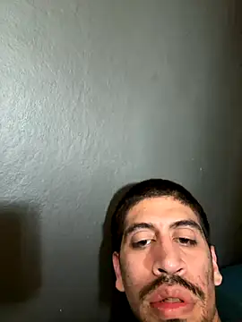 Snapshot of busnfatnutsLildee chatting on November 8, 10:19 pm busnfatnutsLildee online show from November 8, 10:19 pm