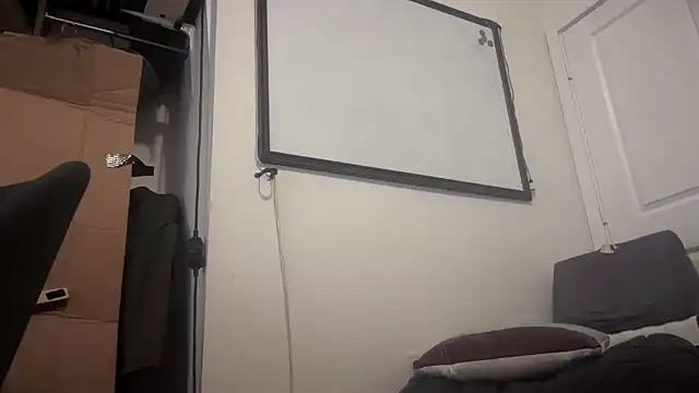 Snapshot of jasoncali305 chatting on October 24, 10:50 pm jasoncali305 online show from October 24, 10:50 pm