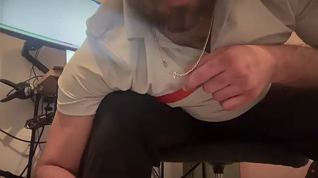 Snapshot of jasoncali305 chatting on October 25, 2:56 pm jasoncali305 online show from October 25, 2:56 pm