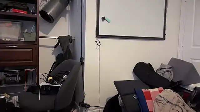 Snapshot of jasoncali305 chatting on November 9, 9:24 pm jasoncali305 online show from November 9, 9:24 pm