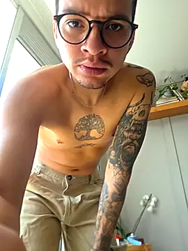 AronShelby420 online show from September 27, 3:17 pm