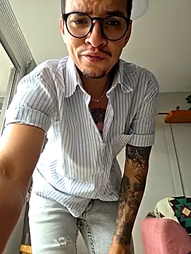 AronShelby420 online show from September 30, 3:06 pm