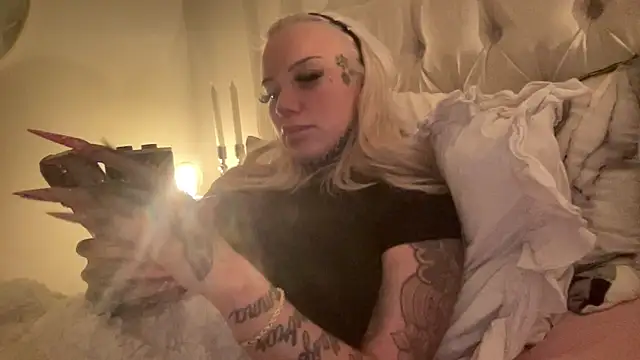 paulinaalatalo online show from March 28, 7:02 pm