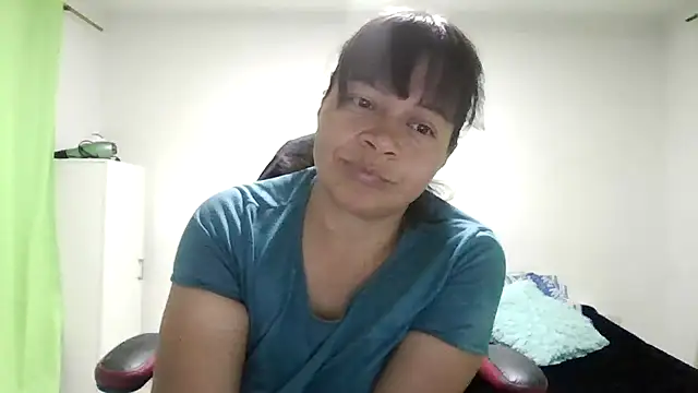 adri89-g online show from August 2, 11:47 pm