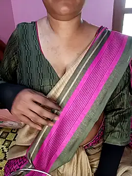 Snapshot of KannadaTamilTeluguBeauty chatting on November 15, 6:44 am KannadaTamilTeluguBeauty online show from November 15, 6:44 am