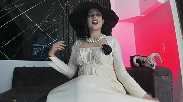 Snapshot of mistress_angell_ chatting on November 8, 10:19 pm mistress angell online show from November 8, 10:19 pm