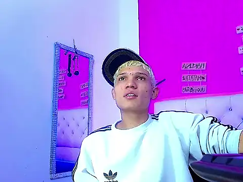 EL VENEZOLANO 22CM online show from October 18, 4:37 am