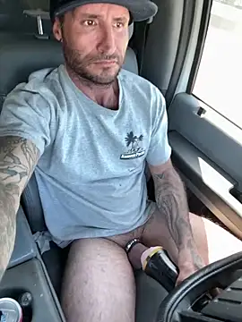Snapshot of skip69xxx chatting on June 10, 5:12 pm skip69xxx online show from June 10, 5:12 pm