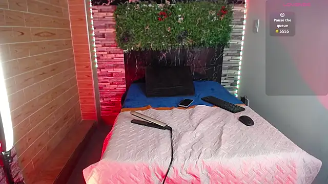 dayis durand online show from September 29, 8:13 pm